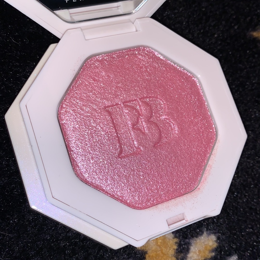 beautiful 2 fenty beauty highlighters